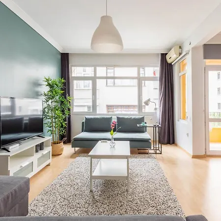 Fabulous Flat Near Bagdat Street In Kadikoy